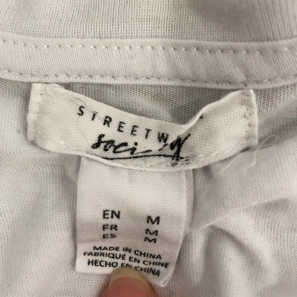 Graphic Sleeveless T Shirt - Picture 5 of 5